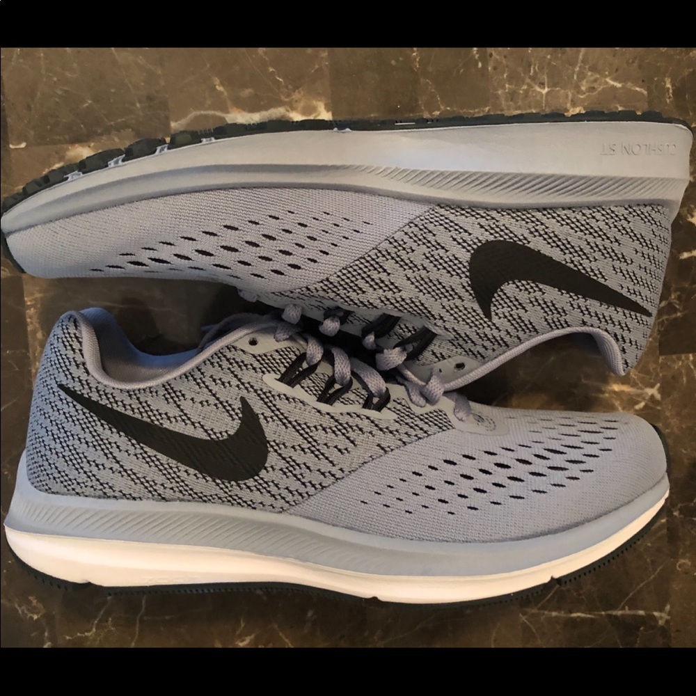 Women’s NIKE Zoom Winflo 4